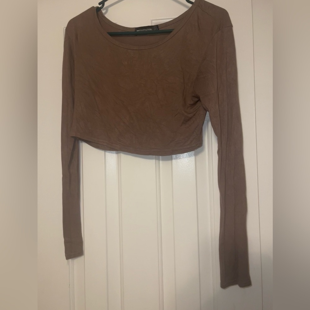 *5/$35* Women’s Long Sleeve Crop Top